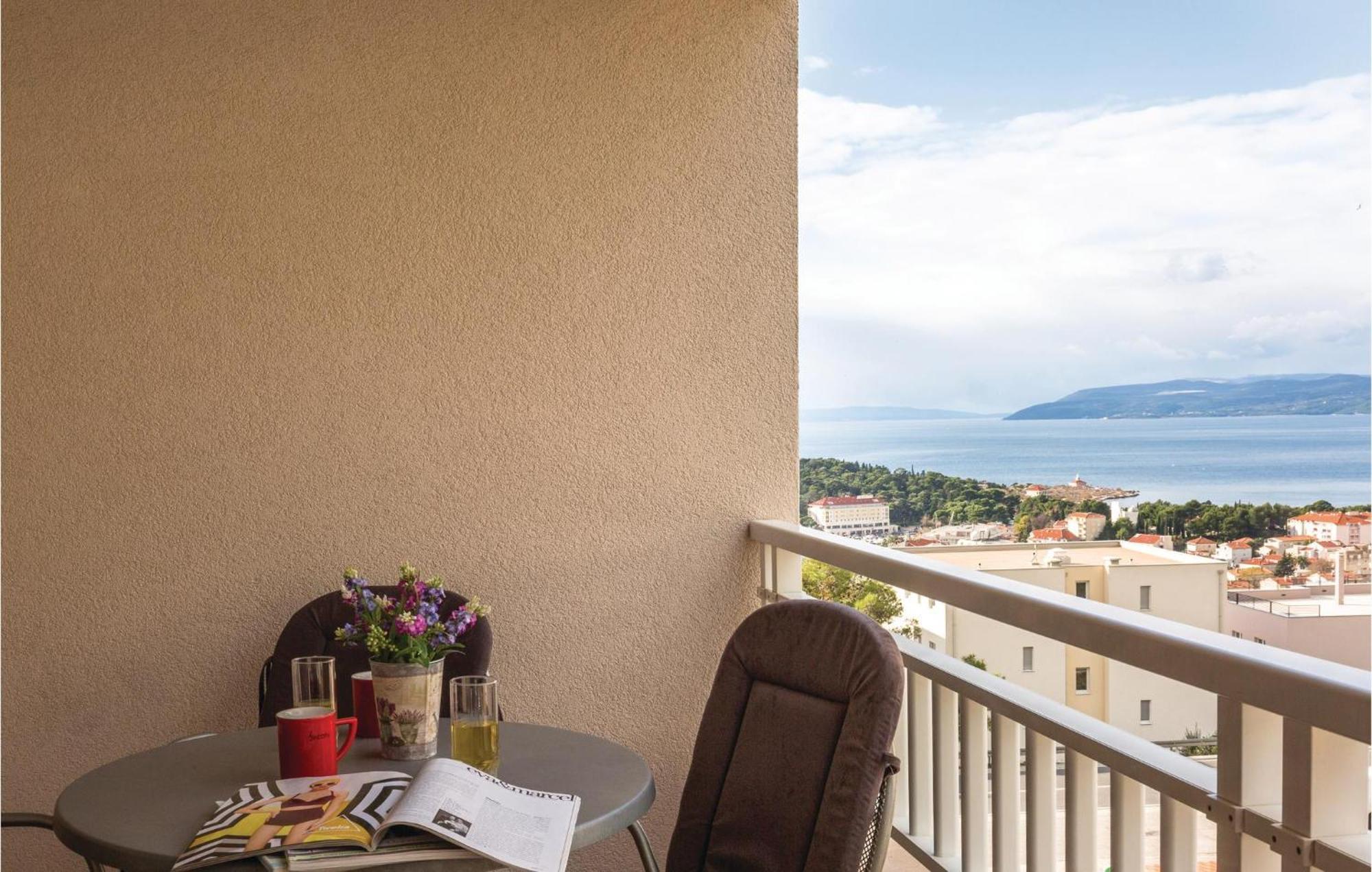 Stunning Apartment In Makarska With Wifi 外观 照片